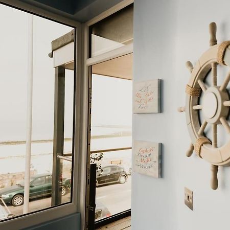 The Sea Deck Apartment - Westbrook Bay Beach - By Goldex Coastal Breaks Margate Bagian luar foto
