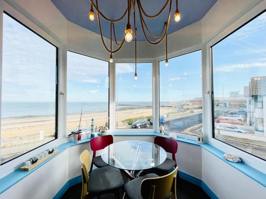 The Sea Deck Apartment - Westbrook Bay Beach - By Goldex Coastal Breaks Margate Bagian luar foto