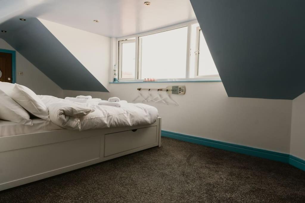 The Sea Deck Apartment - Westbrook Bay Beach - By Goldex Coastal Breaks Margate Bagian luar foto