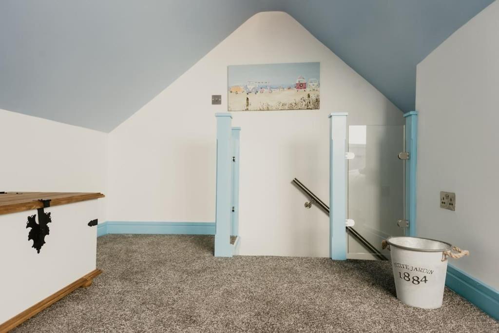 The Sea Deck Apartment - Westbrook Bay Beach - By Goldex Coastal Breaks Margate Bagian luar foto