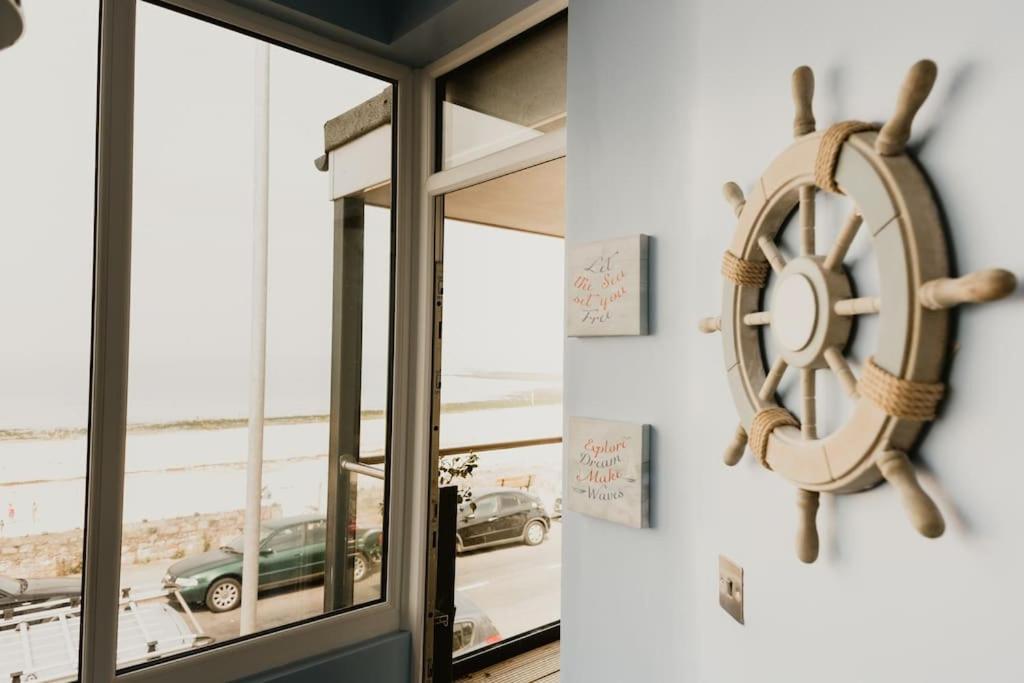 The Sea Deck Apartment - Westbrook Bay Beach - By Goldex Coastal Breaks Margate Bagian luar foto